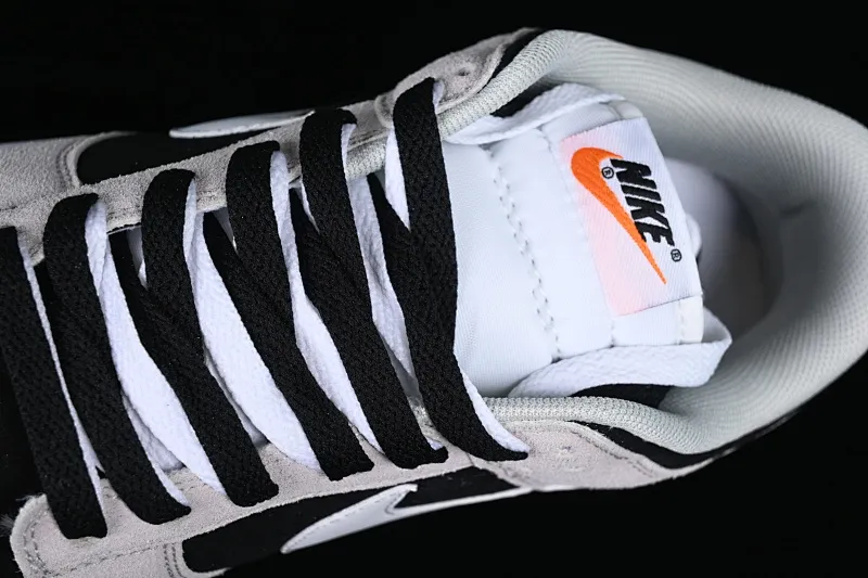 All Categories Nk SB Dunk Series Nk SB Dunk Low Low-top sneakers Cost-effective version Nk Dunk Low Black dust color SB smashed backboard fashion casual sneakers DO9776-001